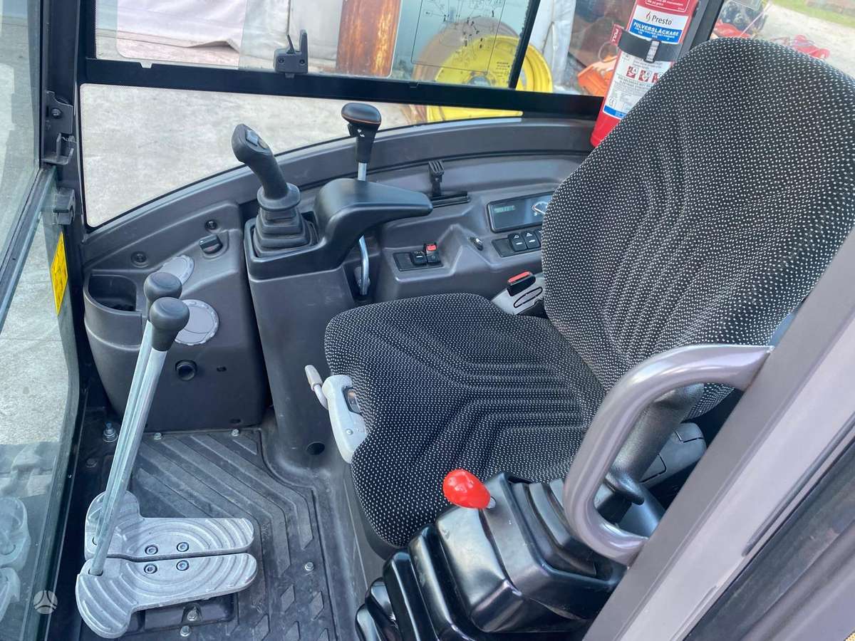 Volvo EC 27 D, мини-экскаваторы