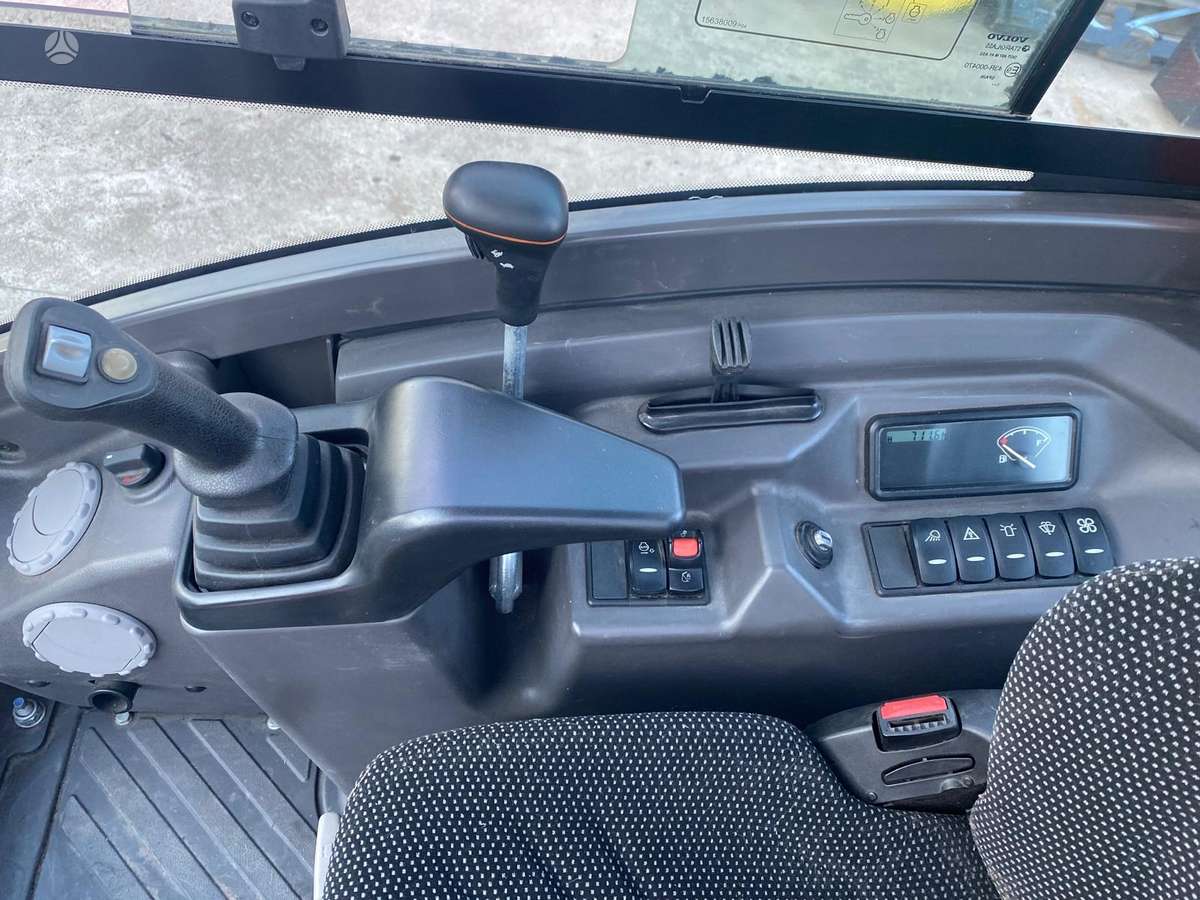 Volvo EC 27 D, mini ekskavatoriai