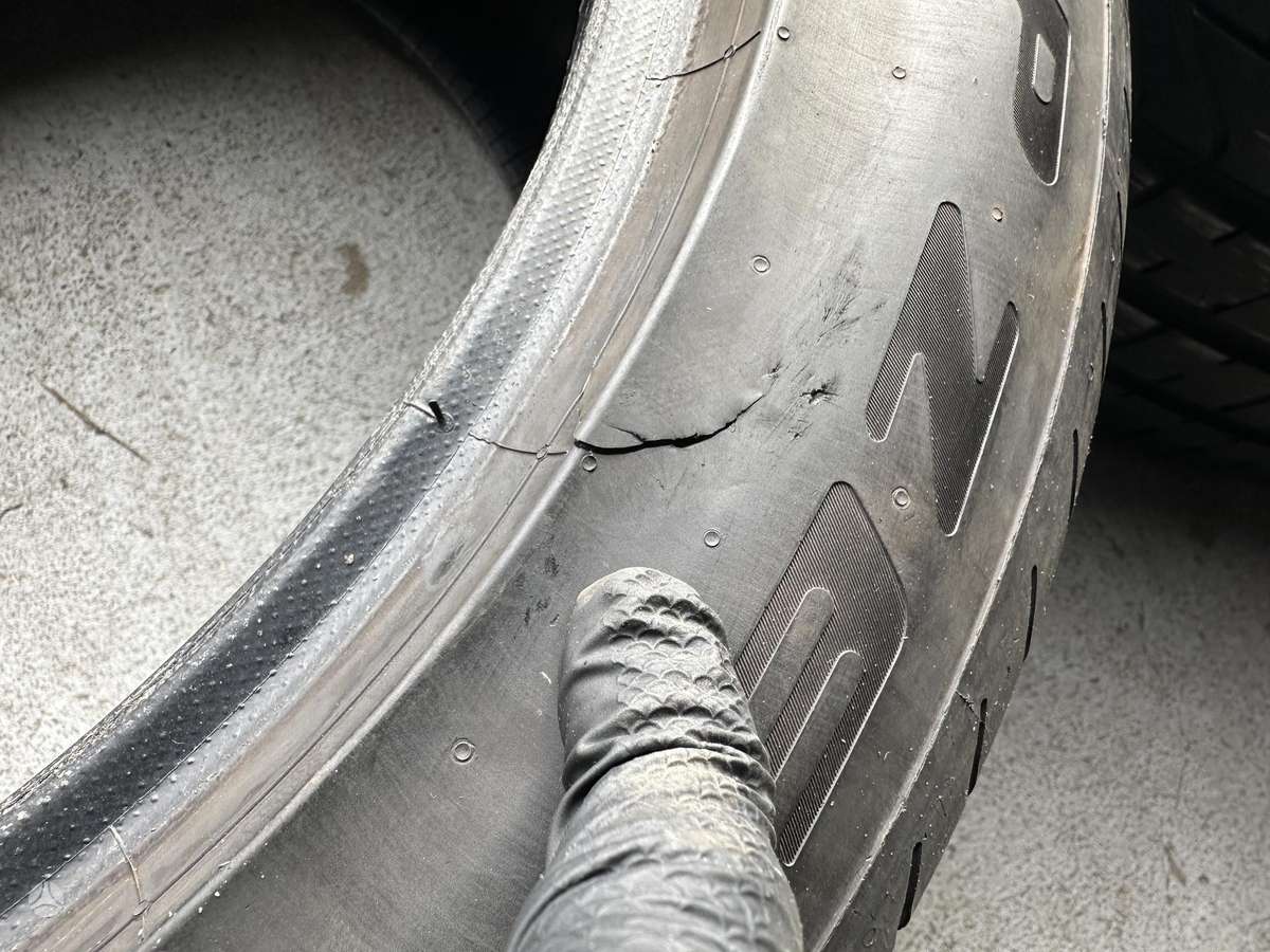 Pirelli P ZERO, vasarinės 305/40 R20