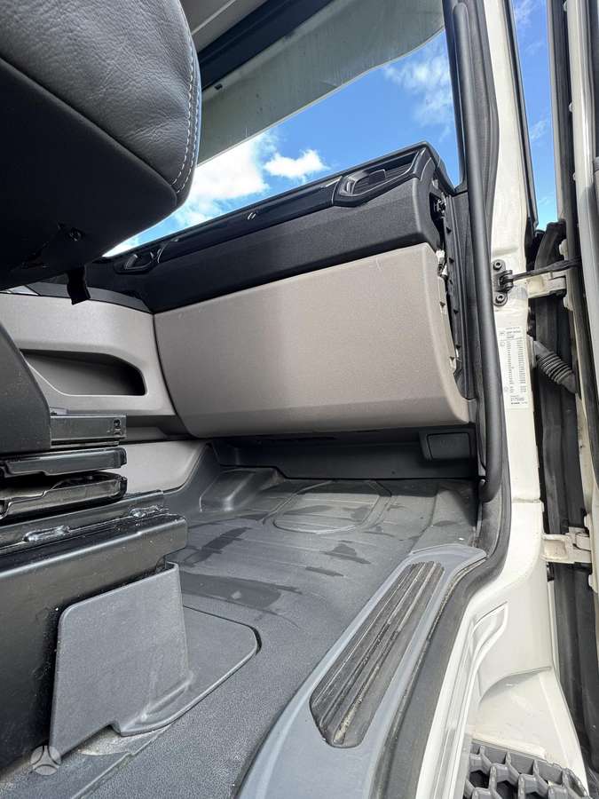 Scania R540, cab-chassis trucks