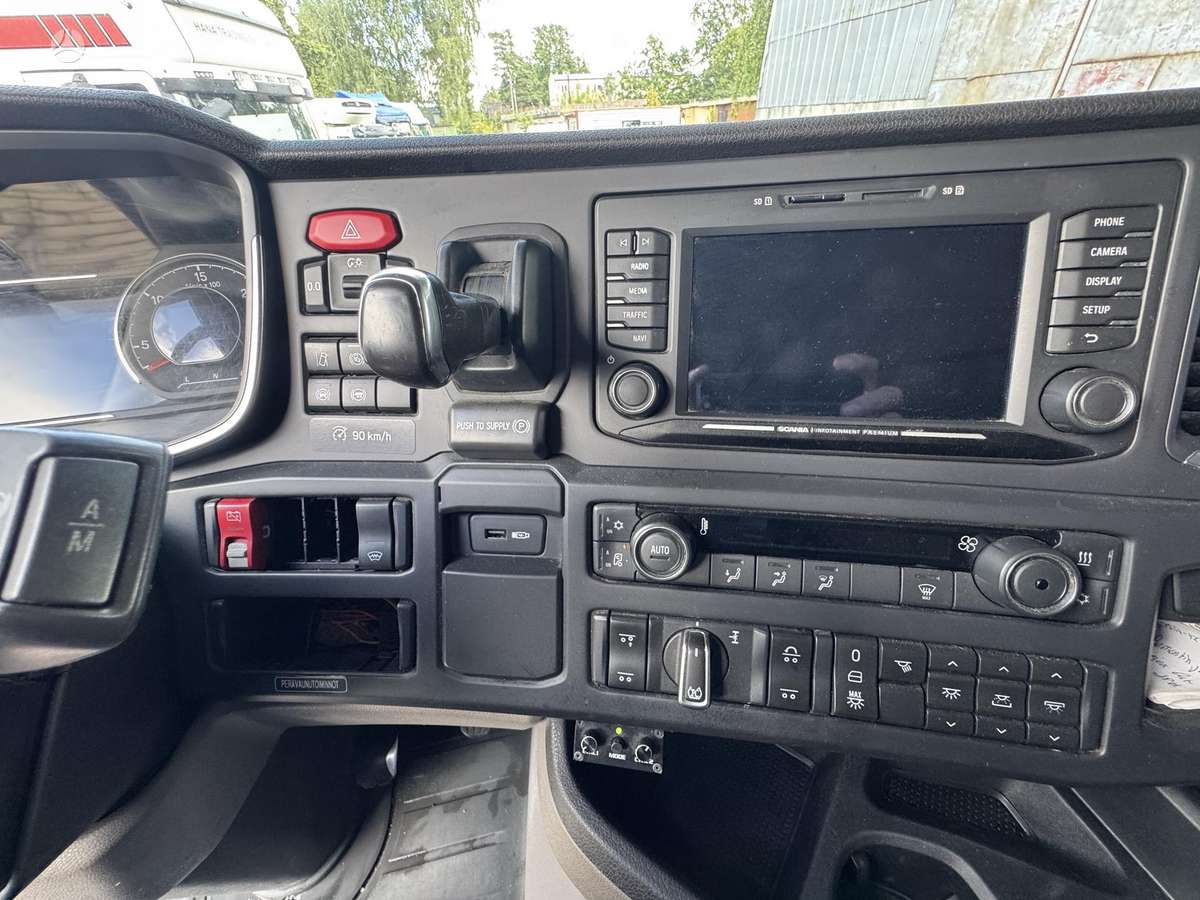 Scania R540, cab-chassis trucks