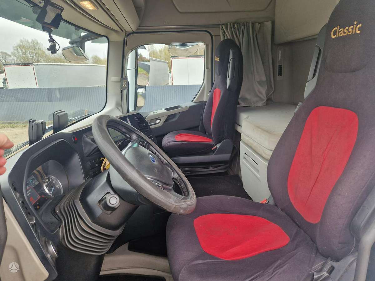 Ford F-MAX, double sleeper