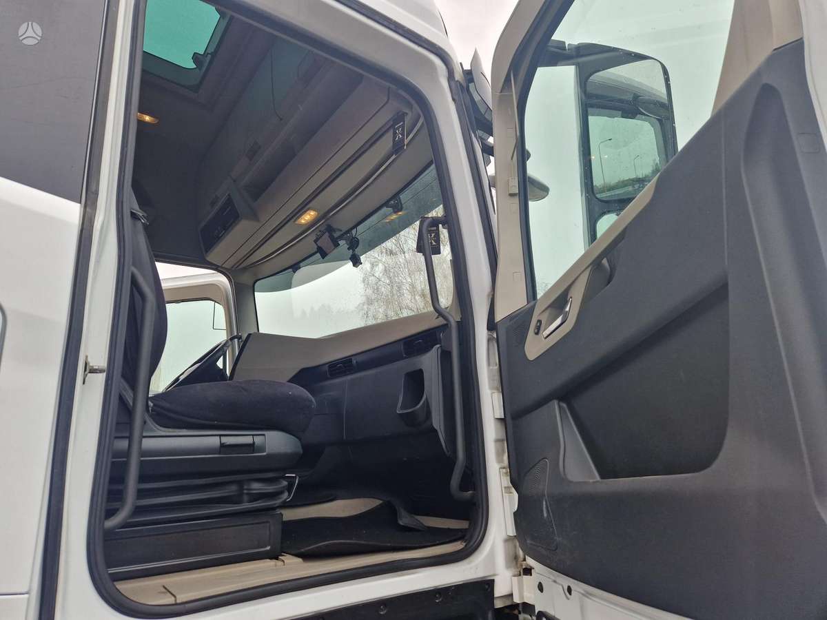 Ford F-MAX, double sleeper