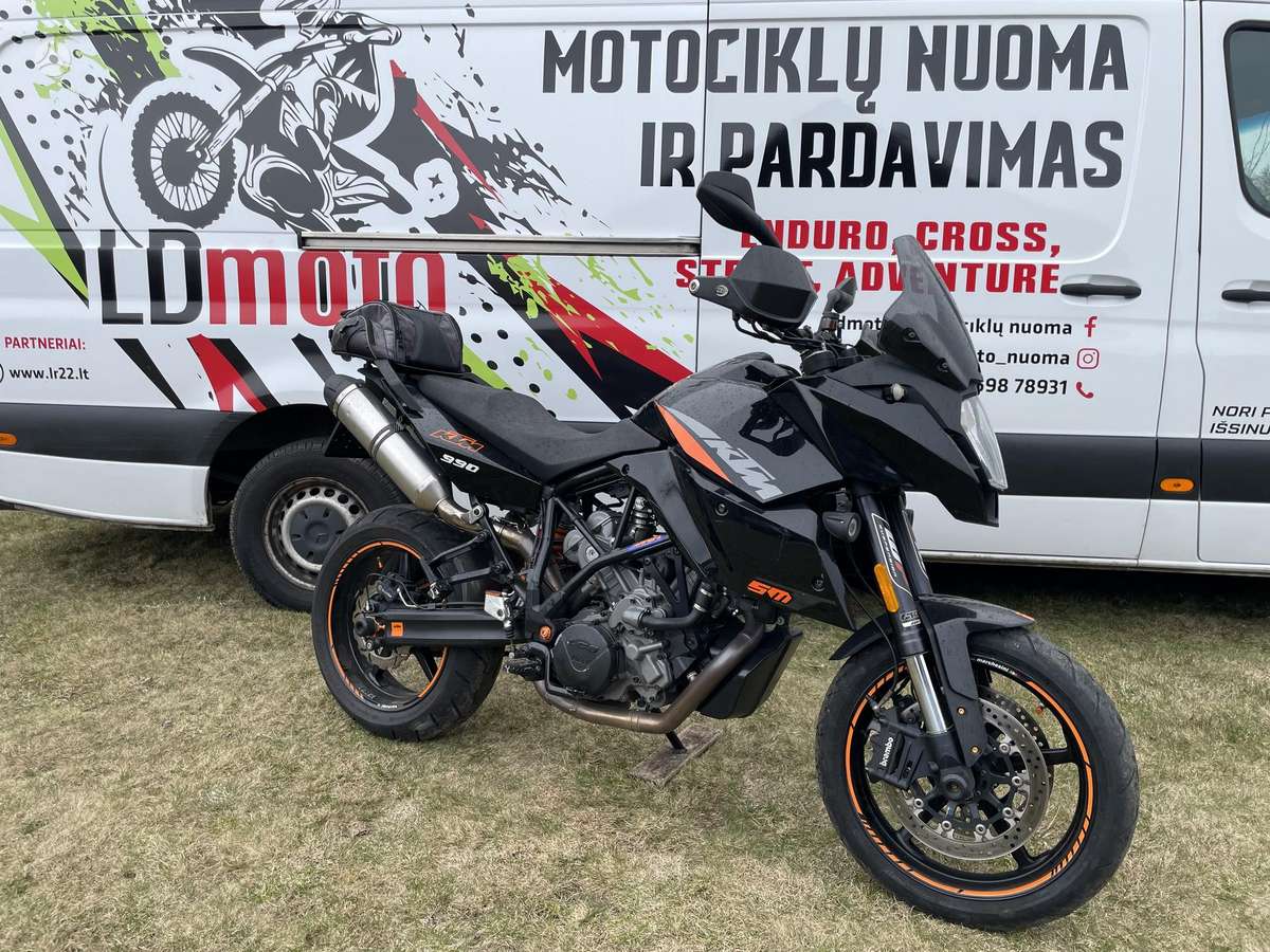 KTM SMT 1000cc, supermoto