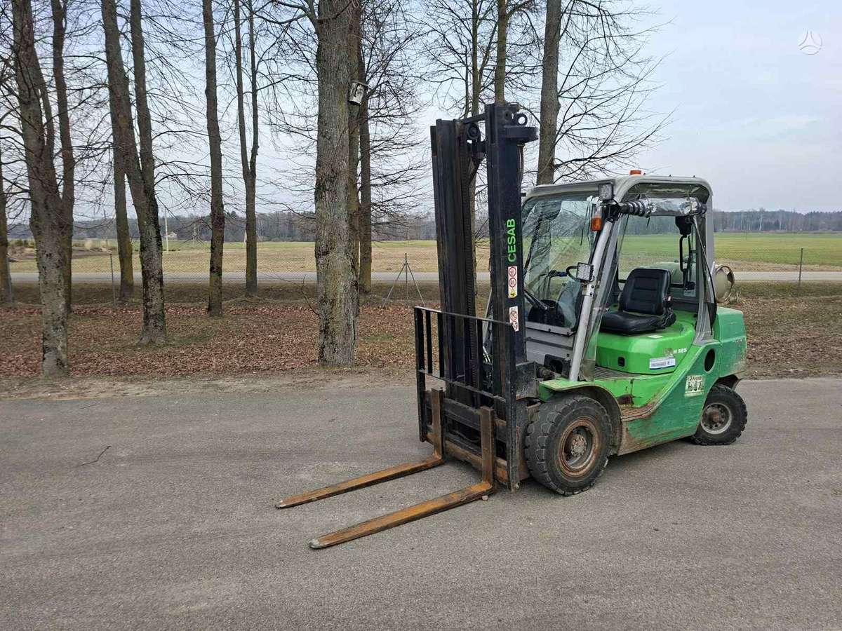 Cesab M325, forklifts