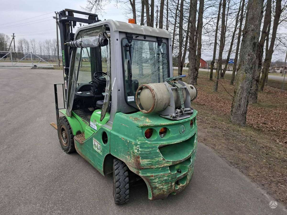 Cesab M325, forklifts