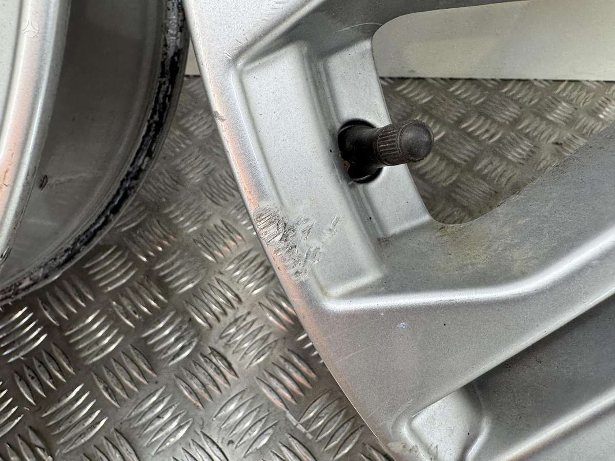 Audi A5, lengvojo lydinio, R18