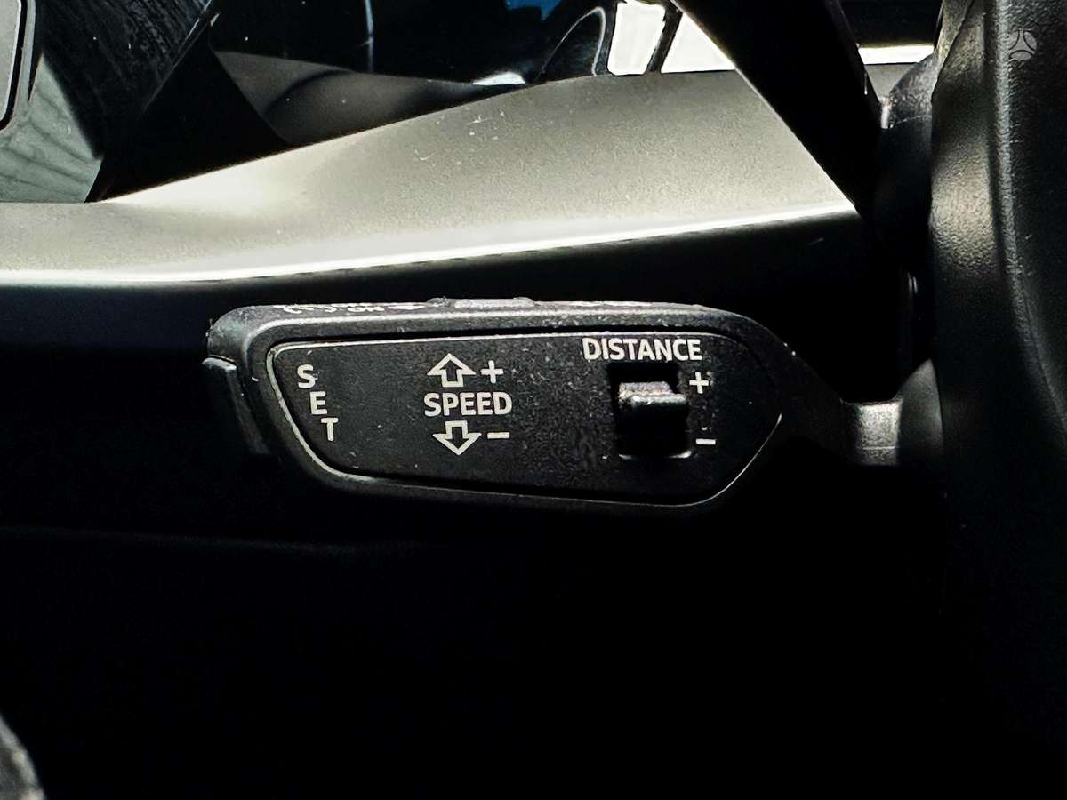 Audi A3, 1.0 l., Седан