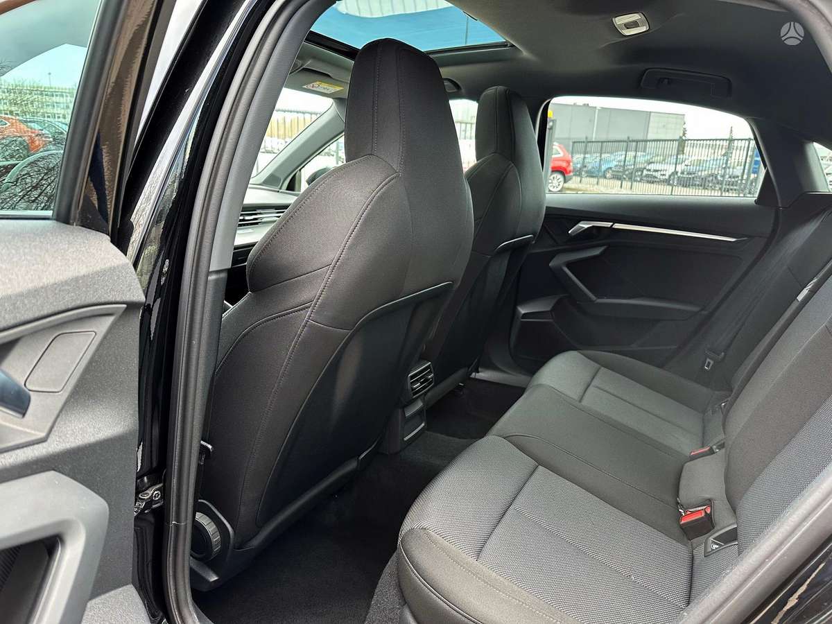 Audi A3, 1.0 l., Седан