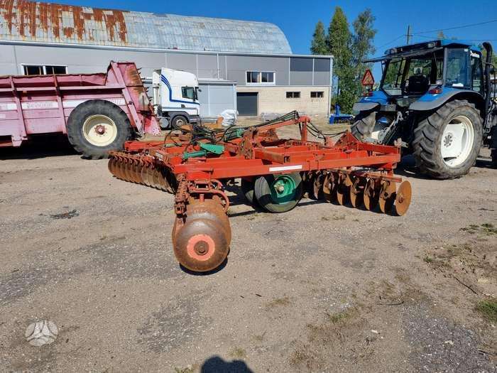 Kverneland 600, скребки, скрубберы