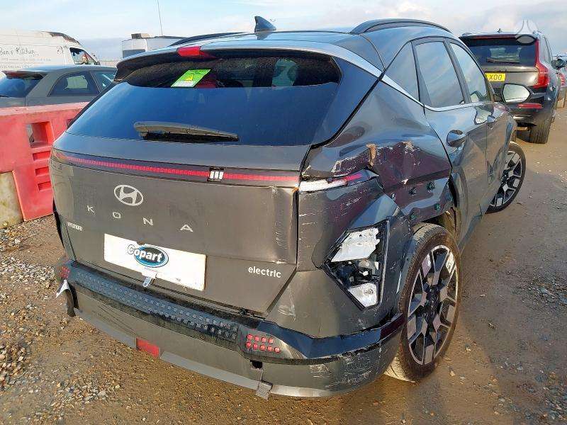 Hyundai Kona по частям