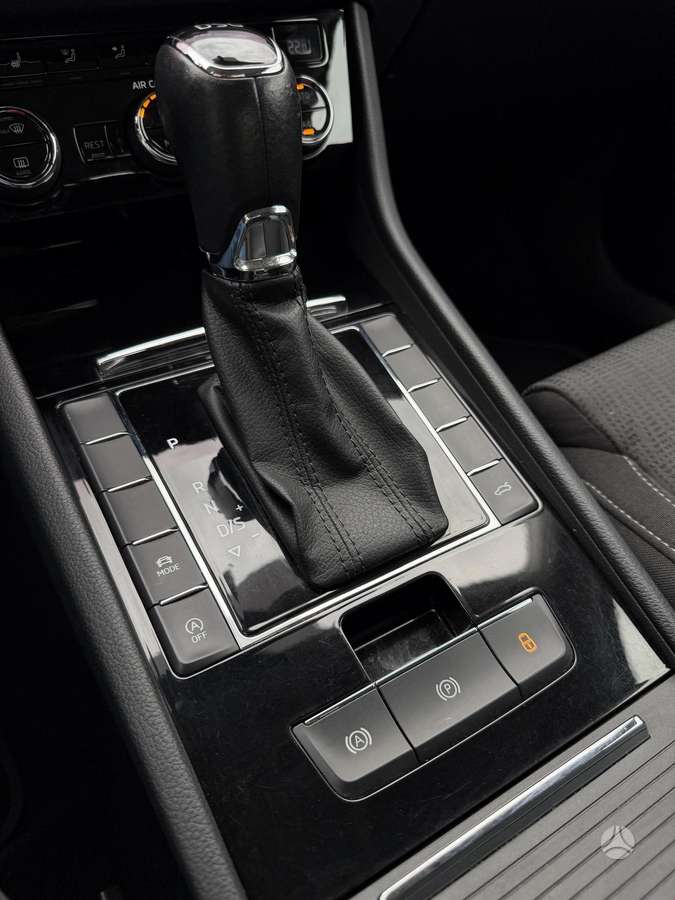 Skoda Superb, 1.8 l., Хэтчбек