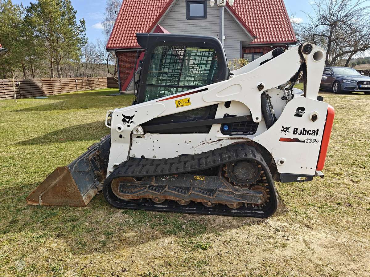 Bobcat T770, mini loaders
