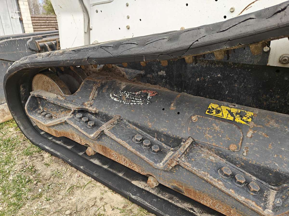 Bobcat T770, mini loaders
