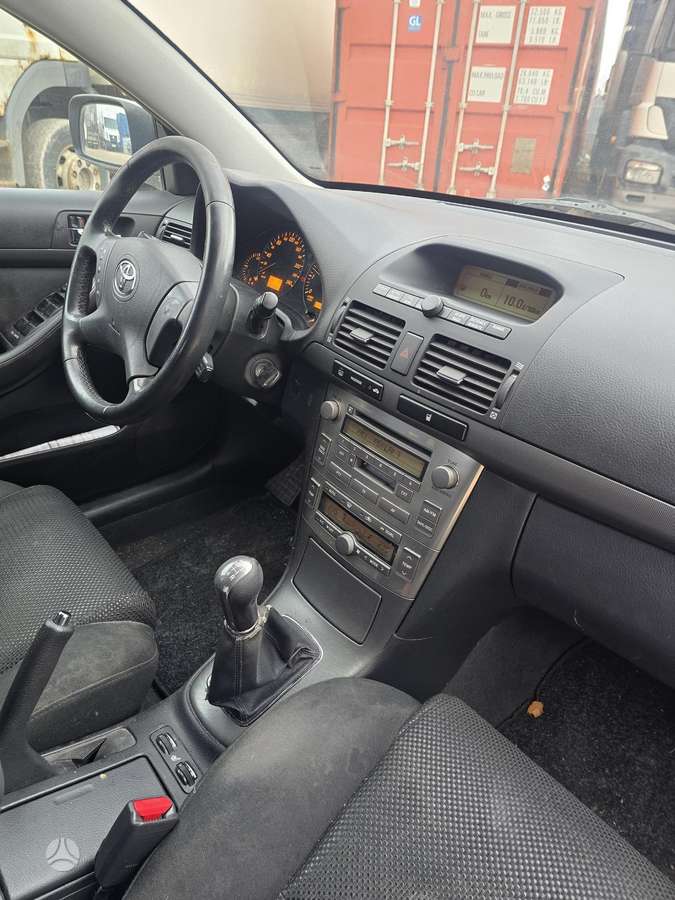 Toyota Avensis - 6