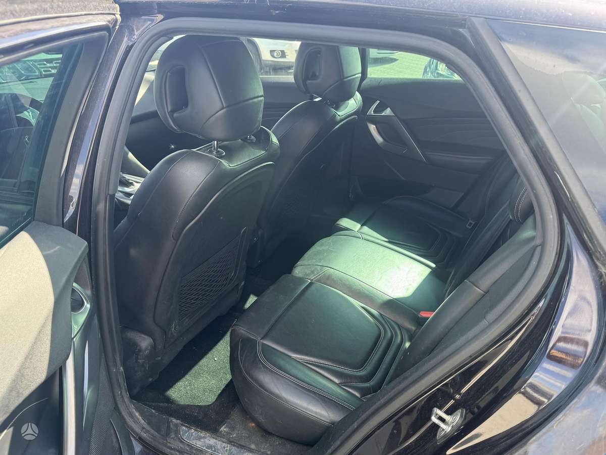 Citroen DS5, 2.0 l., hatchback