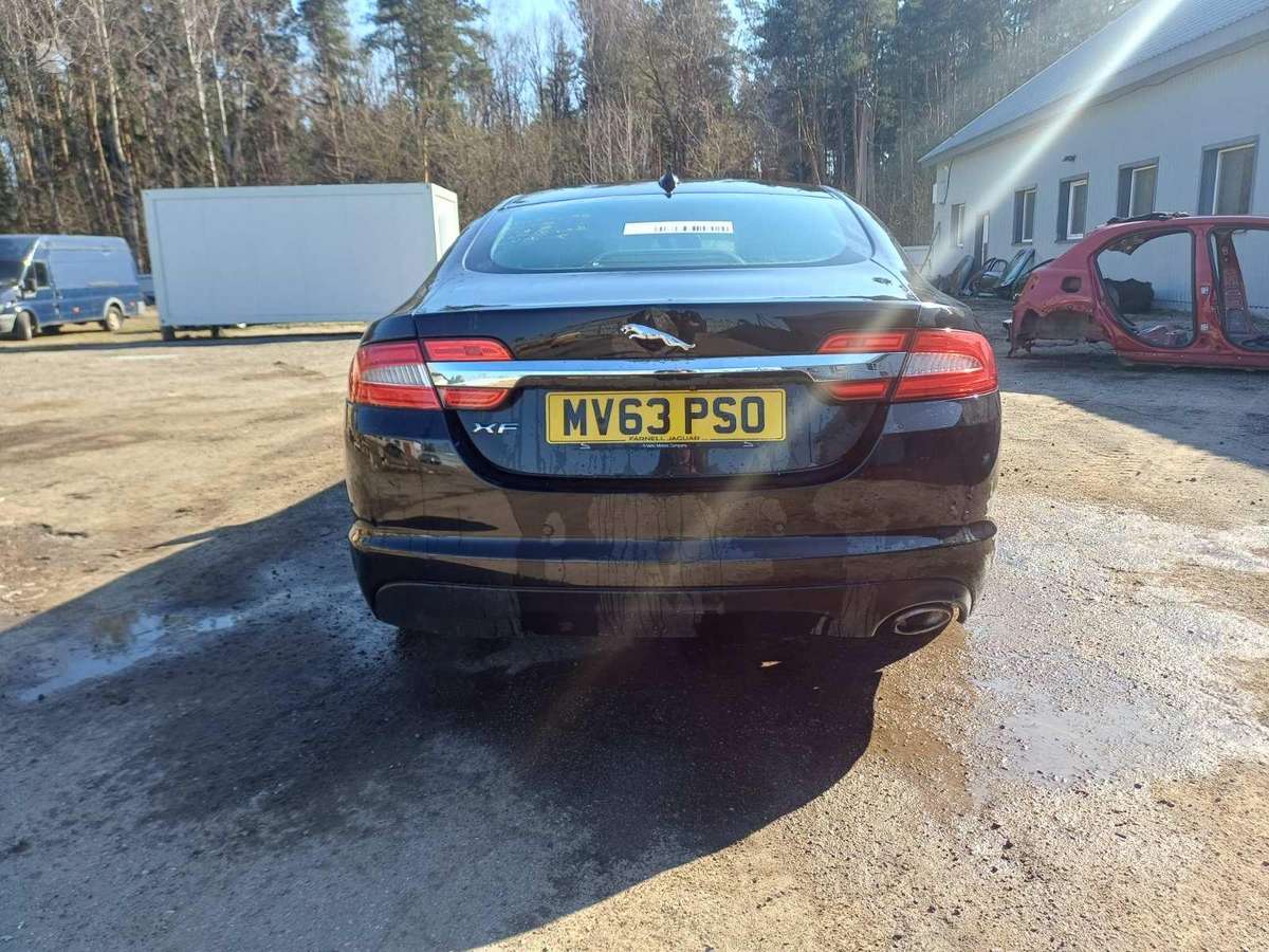 Jaguar XF rezerves daļās. Engine code 224dt color code pel