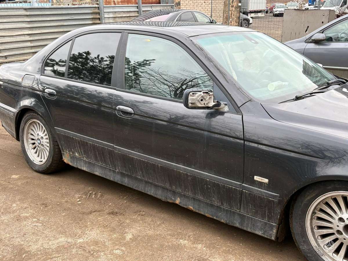 BMW 530 rezerves daļās