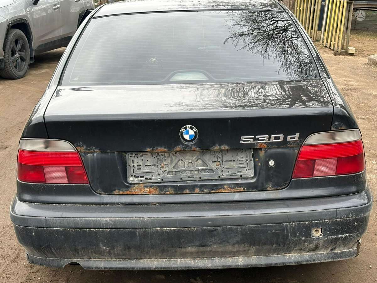 BMW 530 dalimis