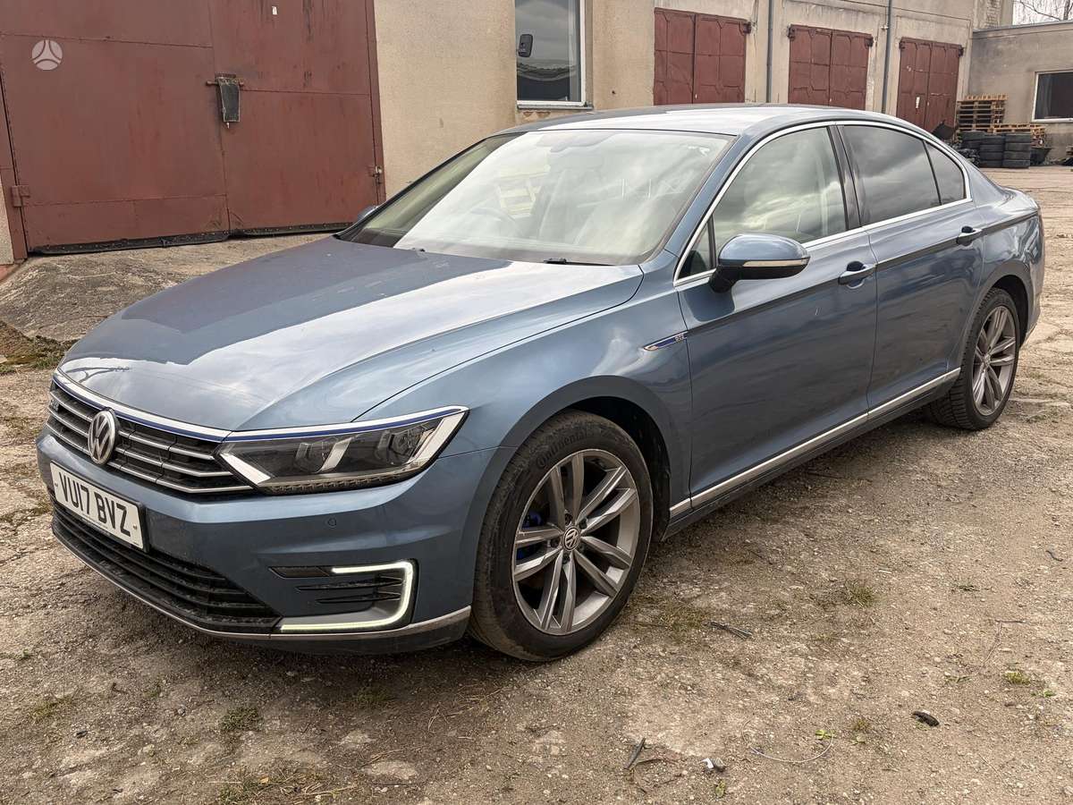 Volkswagen Passat for parts