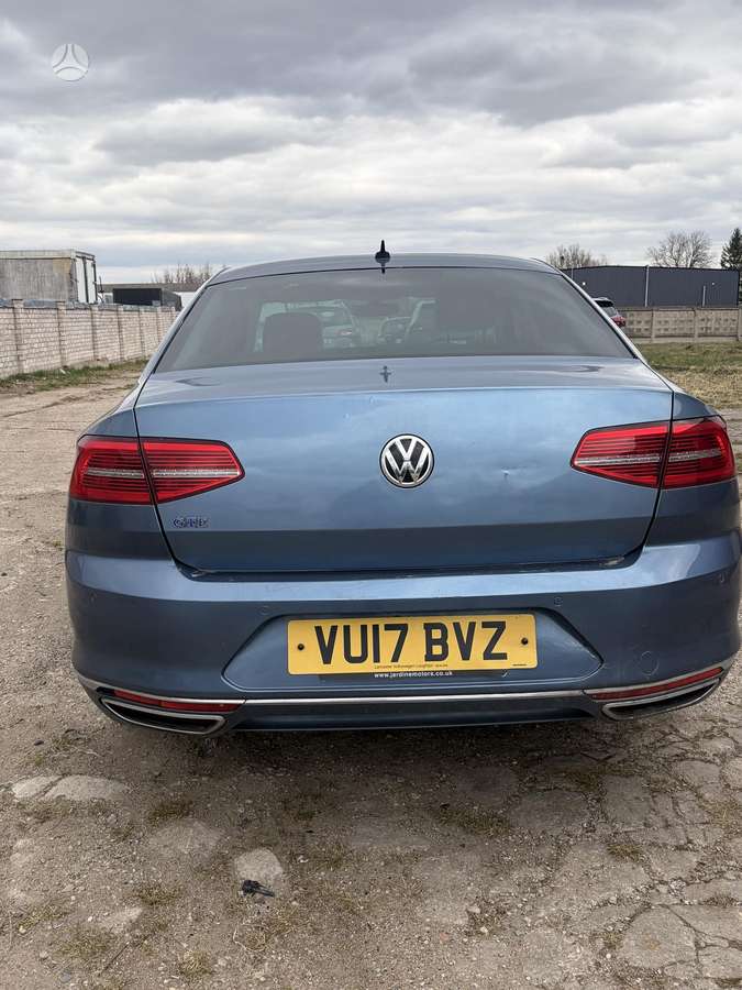 Volkswagen Passat for parts