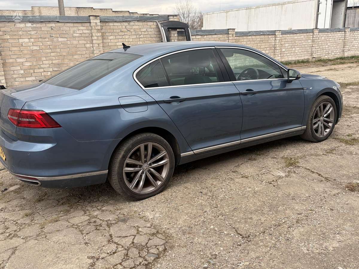 Volkswagen Passat for parts