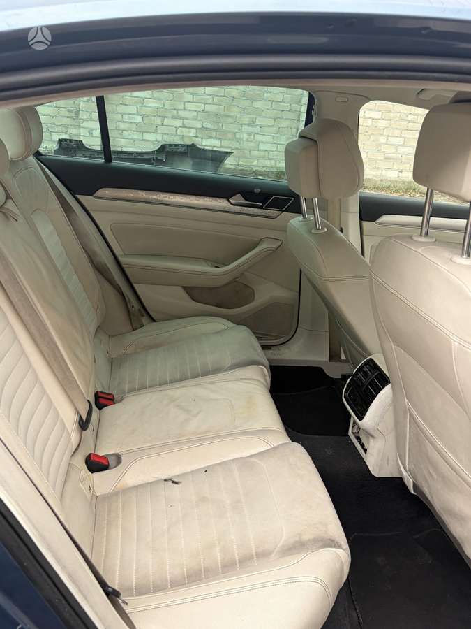 Volkswagen Passat dalimis