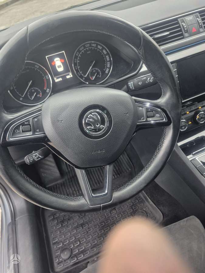 Skoda Superb, 2.0 l., hatchback