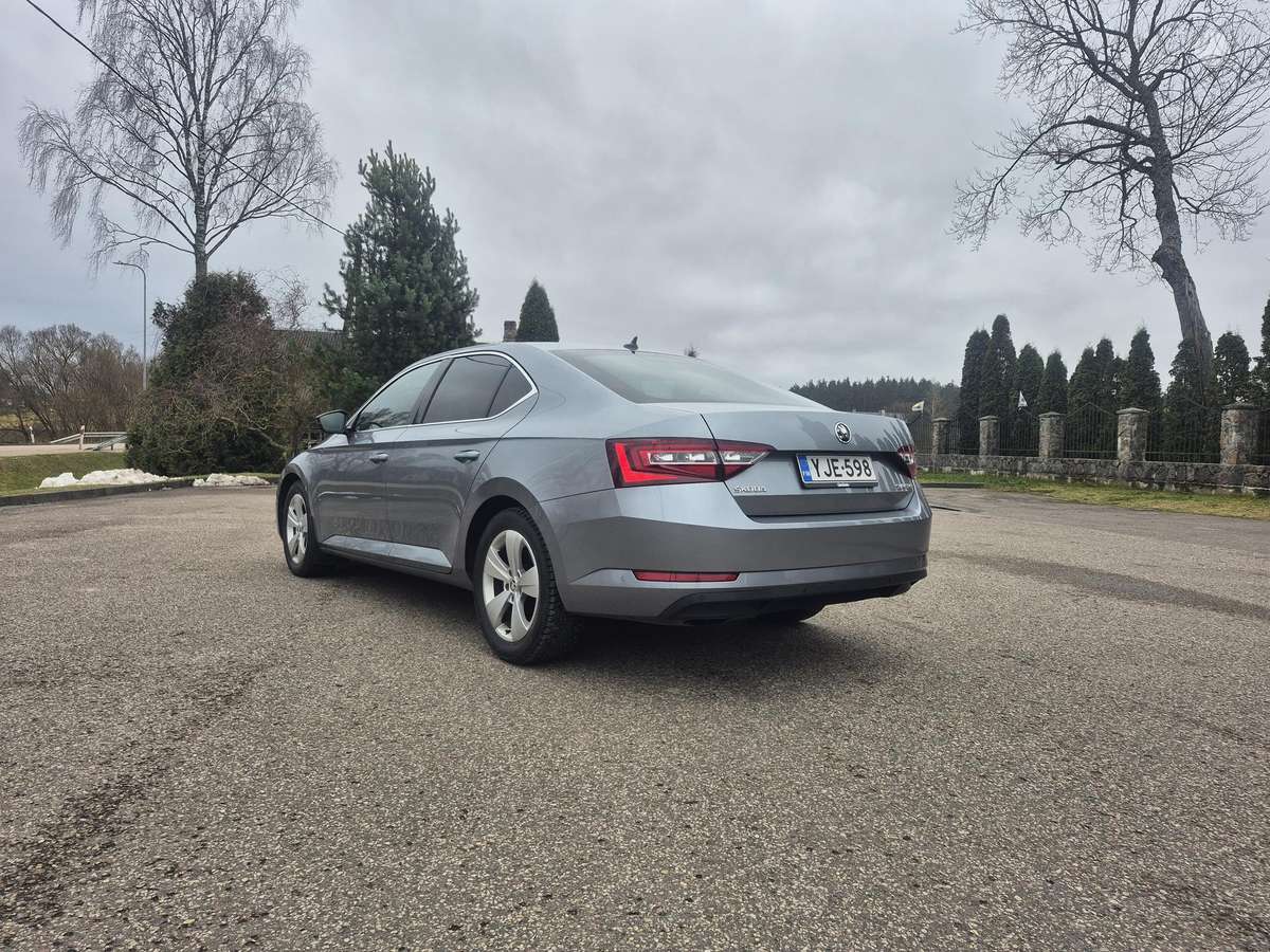 Skoda Superb, 2.0 l., hatchback