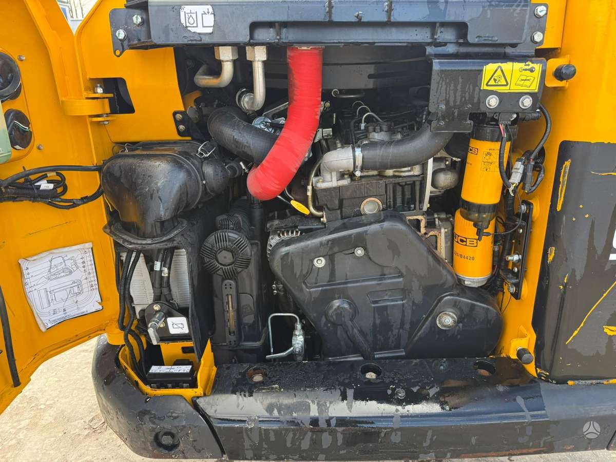 JCB 300T, mini iekrāvēji