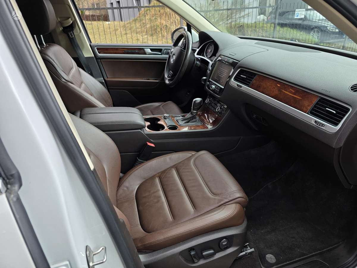Volkswagen Touareg - 11