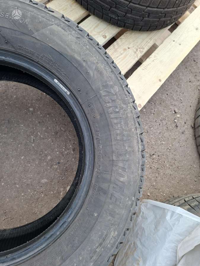 Bridgestone, всесезонные 235/65 R16