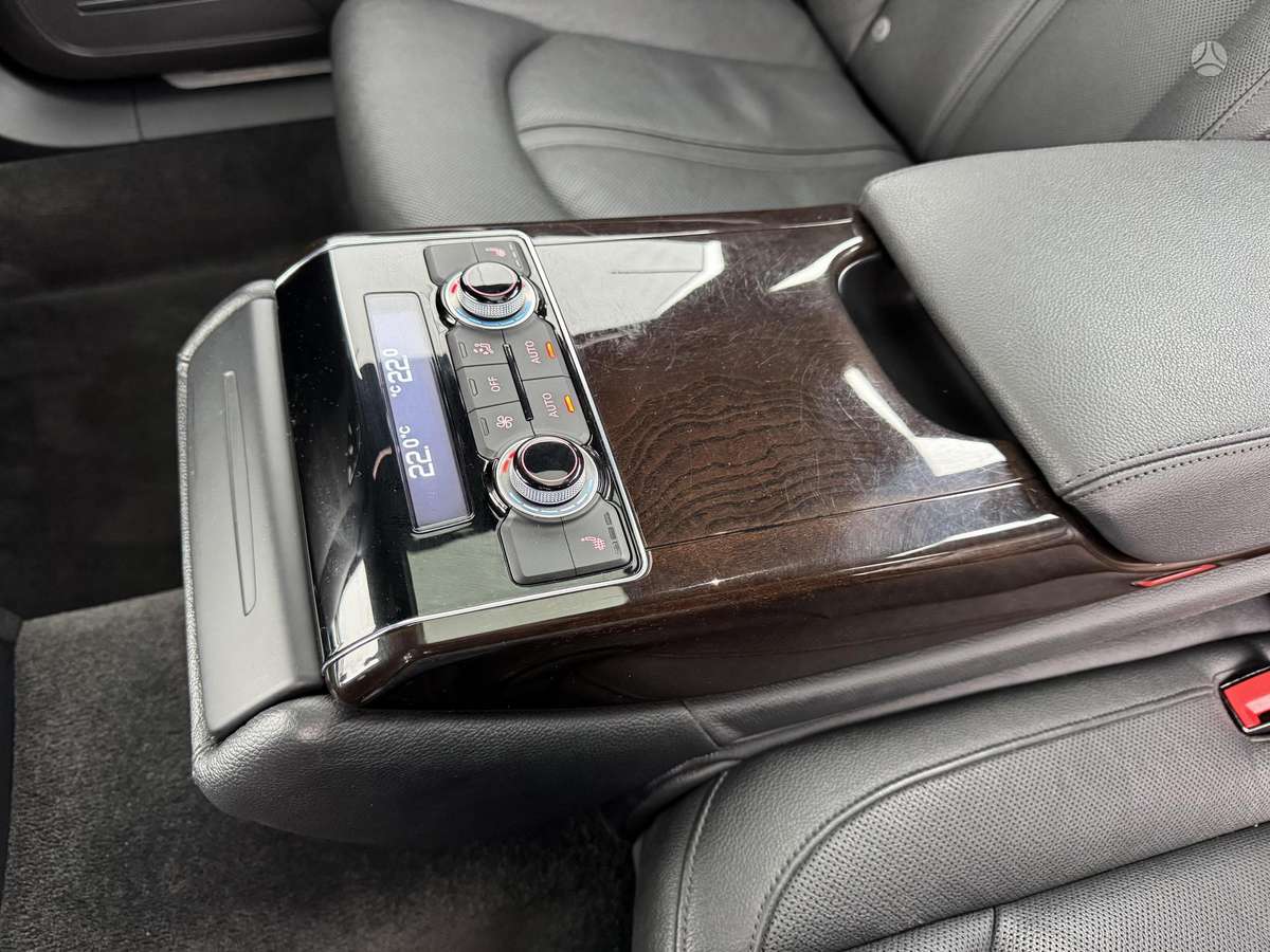 Audi A8 L, 3.0 l., Седан