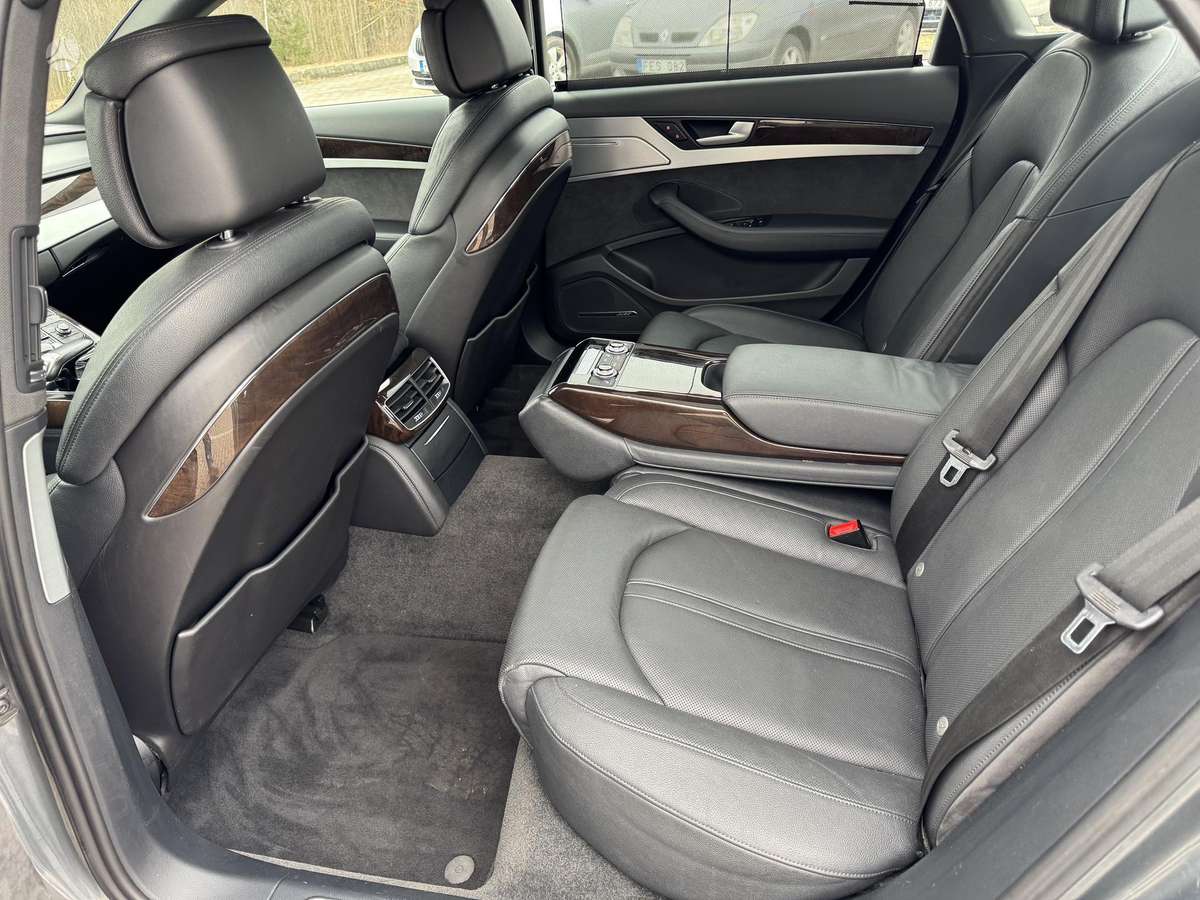 Audi A8 L, 3.0 l., Седан