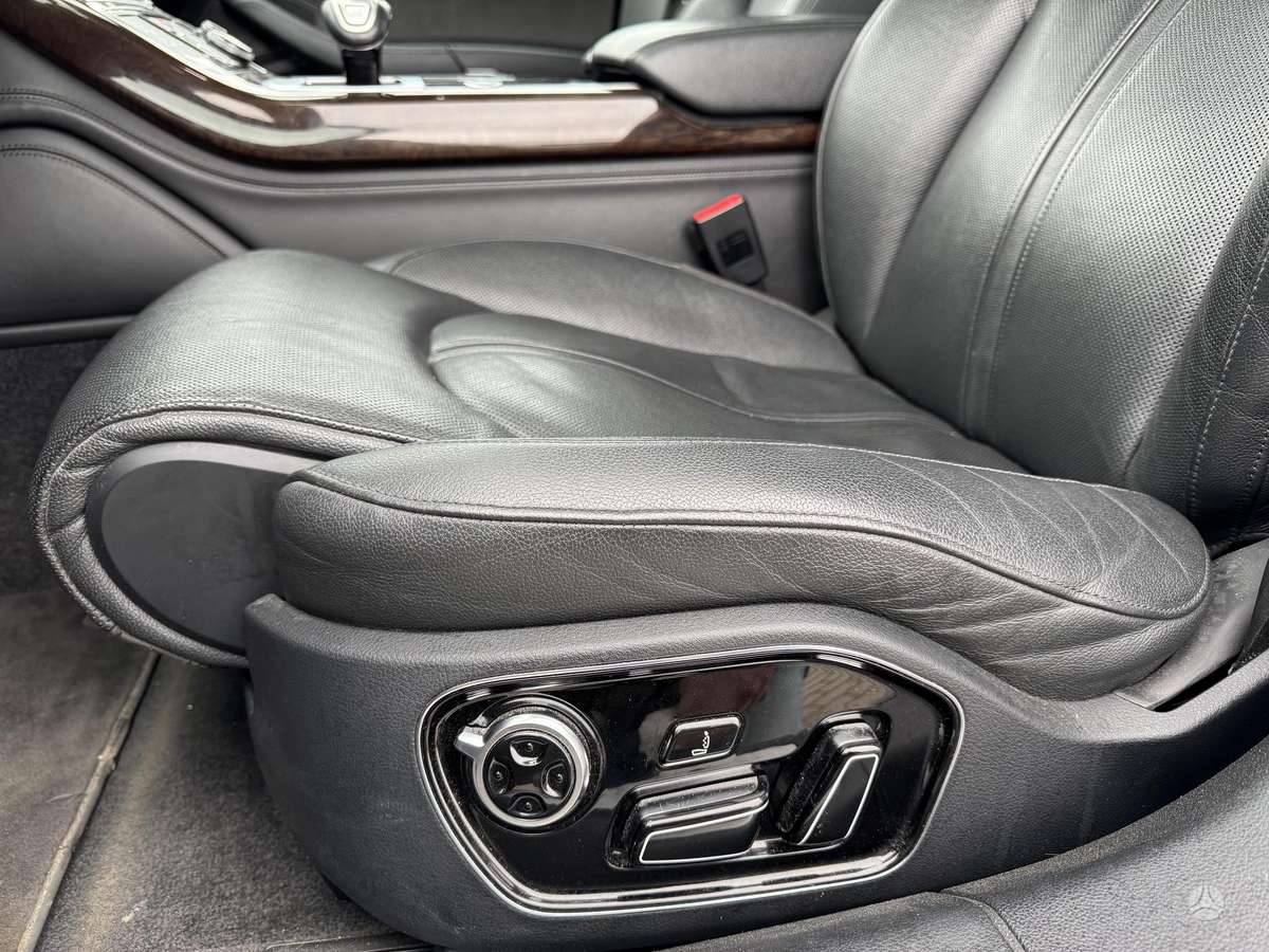 Audi A8 L, 3.0 l., Седан