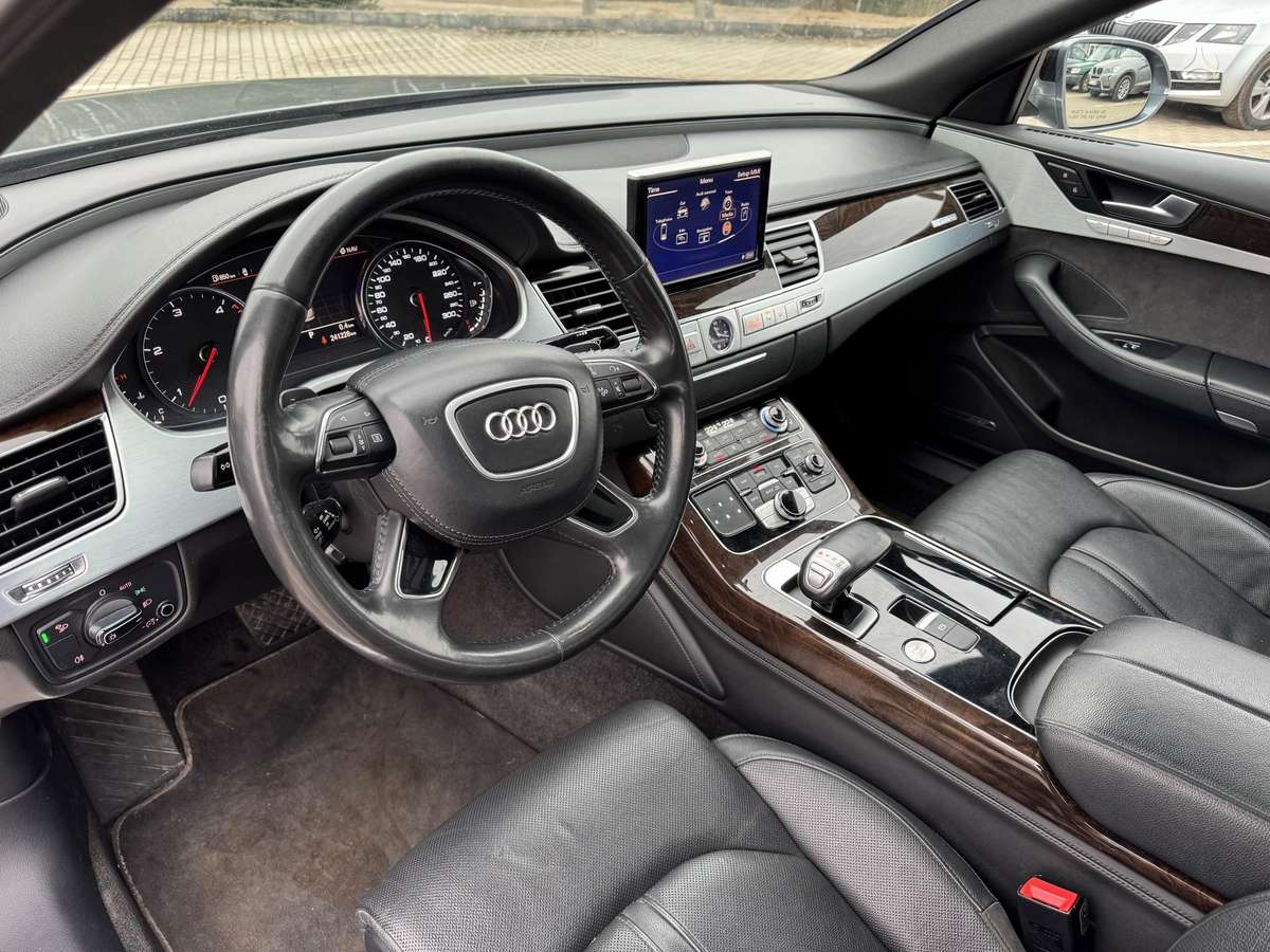 Audi A8 L, 3.0 l., Седан