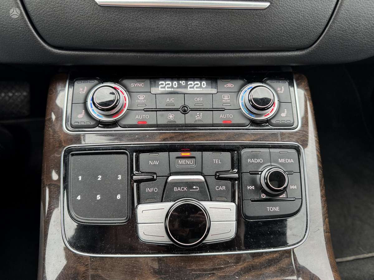 Audi A8 L, 3.0 l., Седан