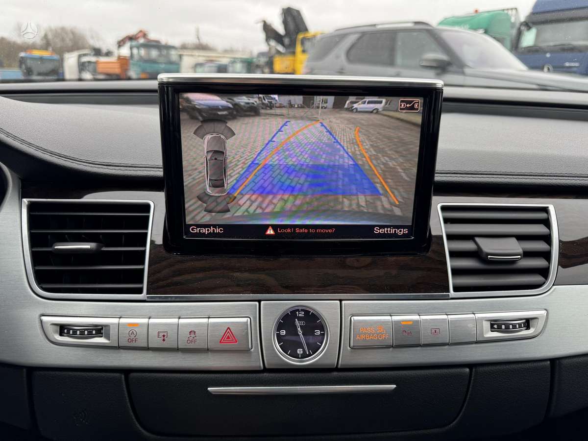 Audi A8 L, 3.0 l., Седан