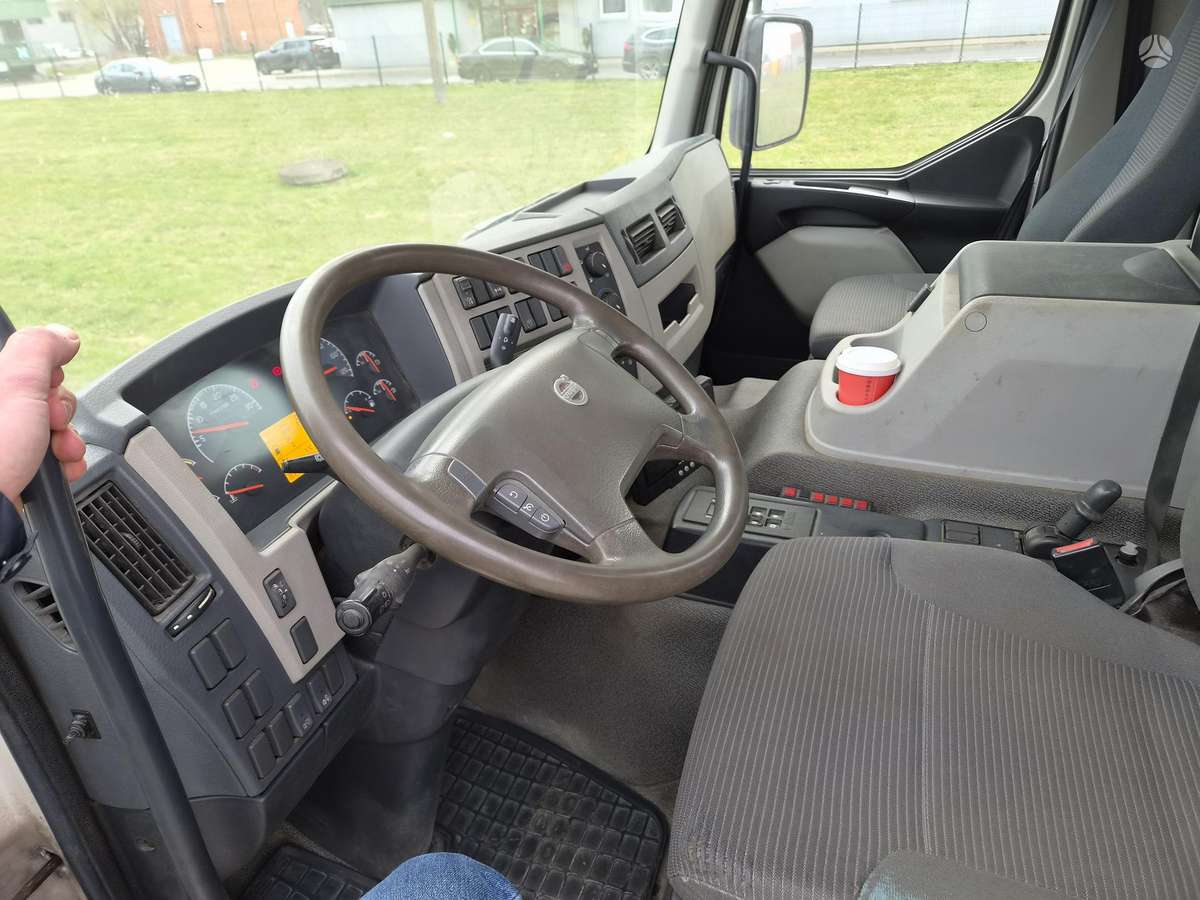 Volvo FL Euro 5, dumpers with crane