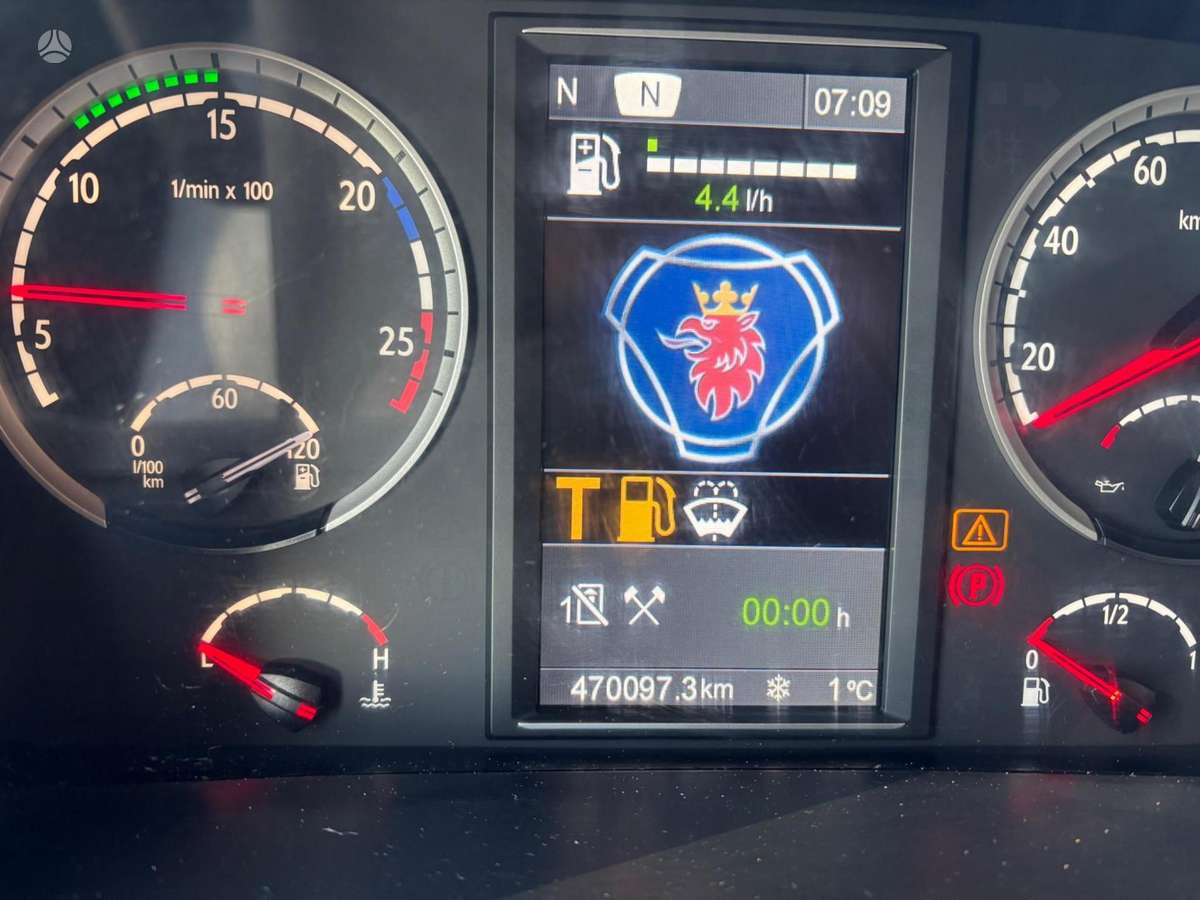 Scania G440, ar krānu