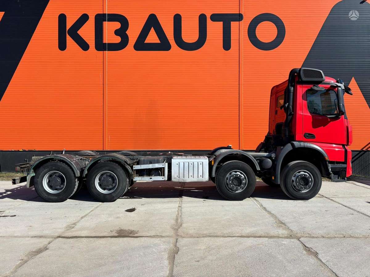 Mercedes-Benz Arocs 4142 8x4, шасси