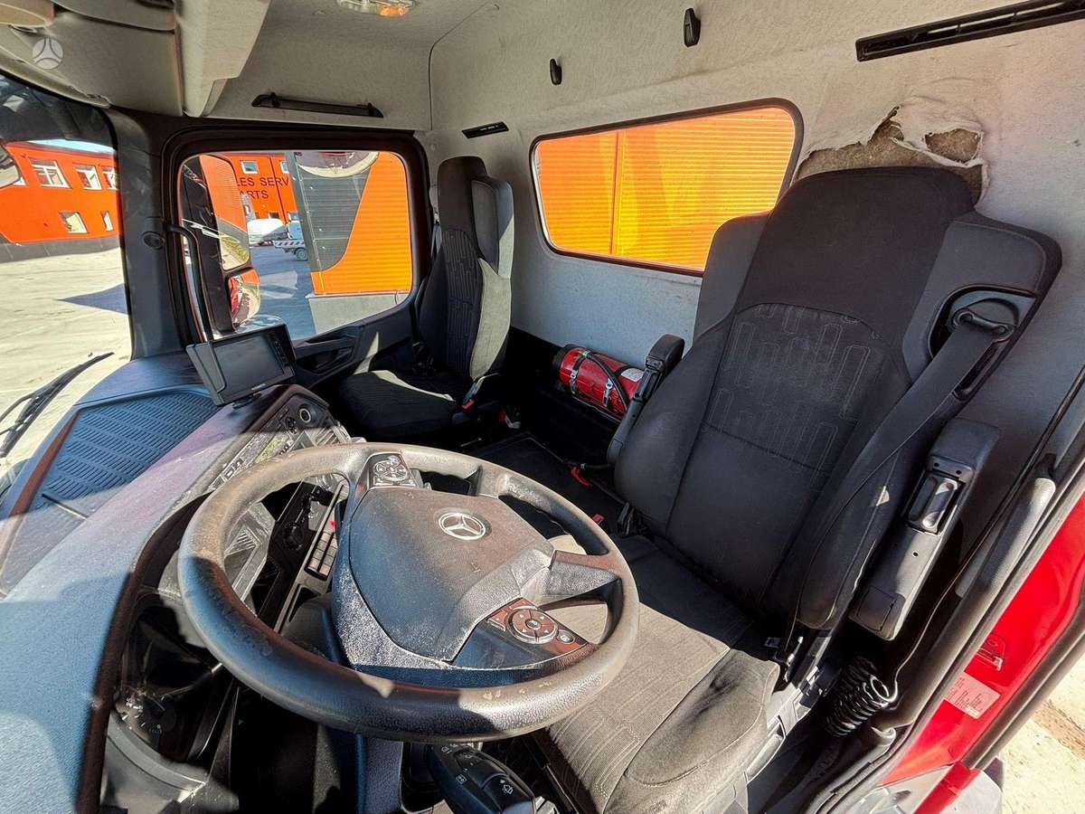 Mercedes-Benz Arocs 4142 8x4, шасси