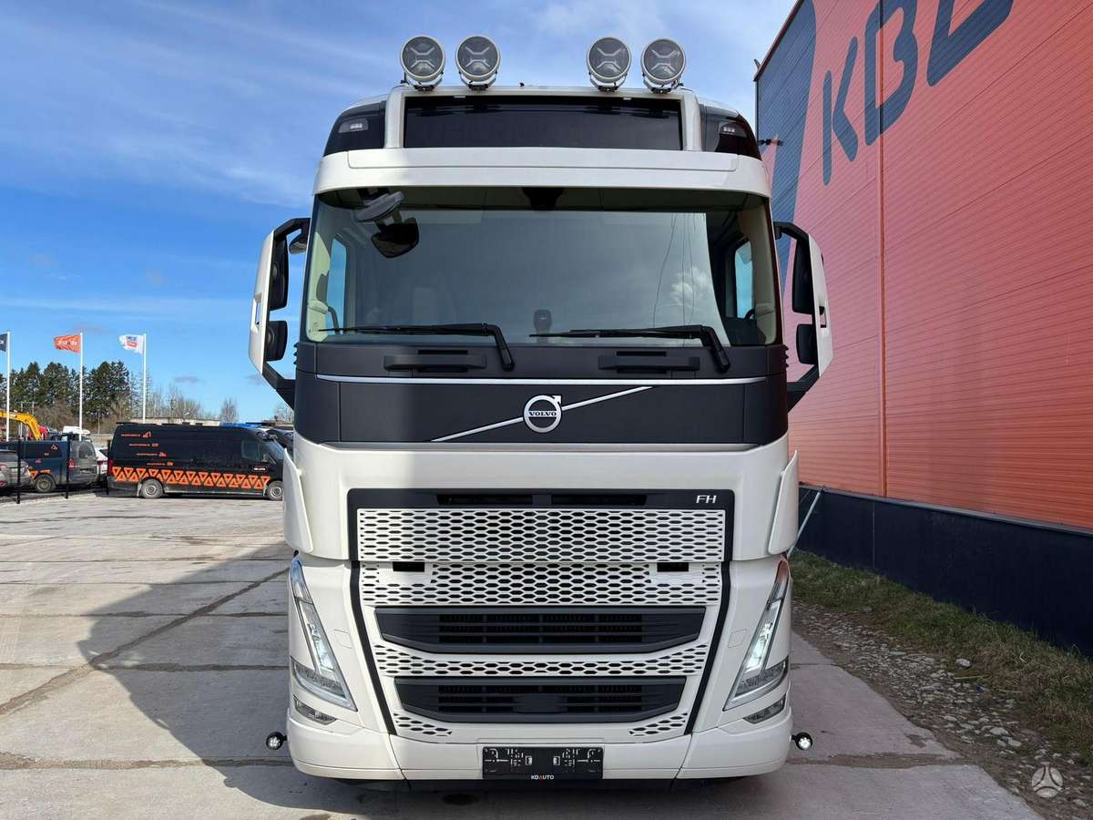 Volvo FH 540 6x2, single sleeper