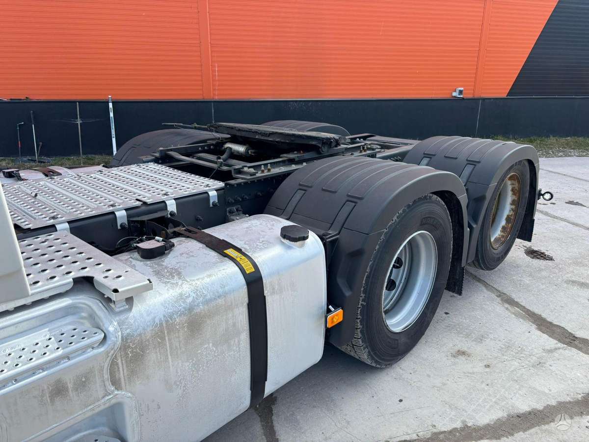 Volvo FH 540 6x2, single sleeper