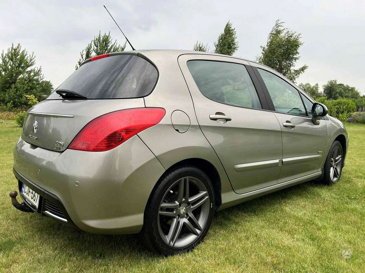 Peugeot 308 - 8