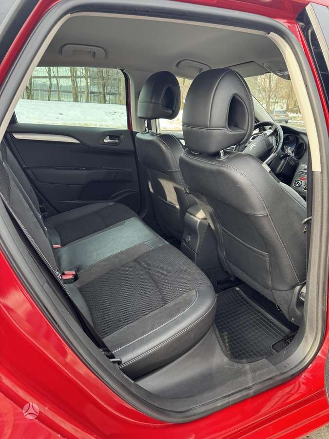 Citroen C4, 1.2 l., Хэтчбек