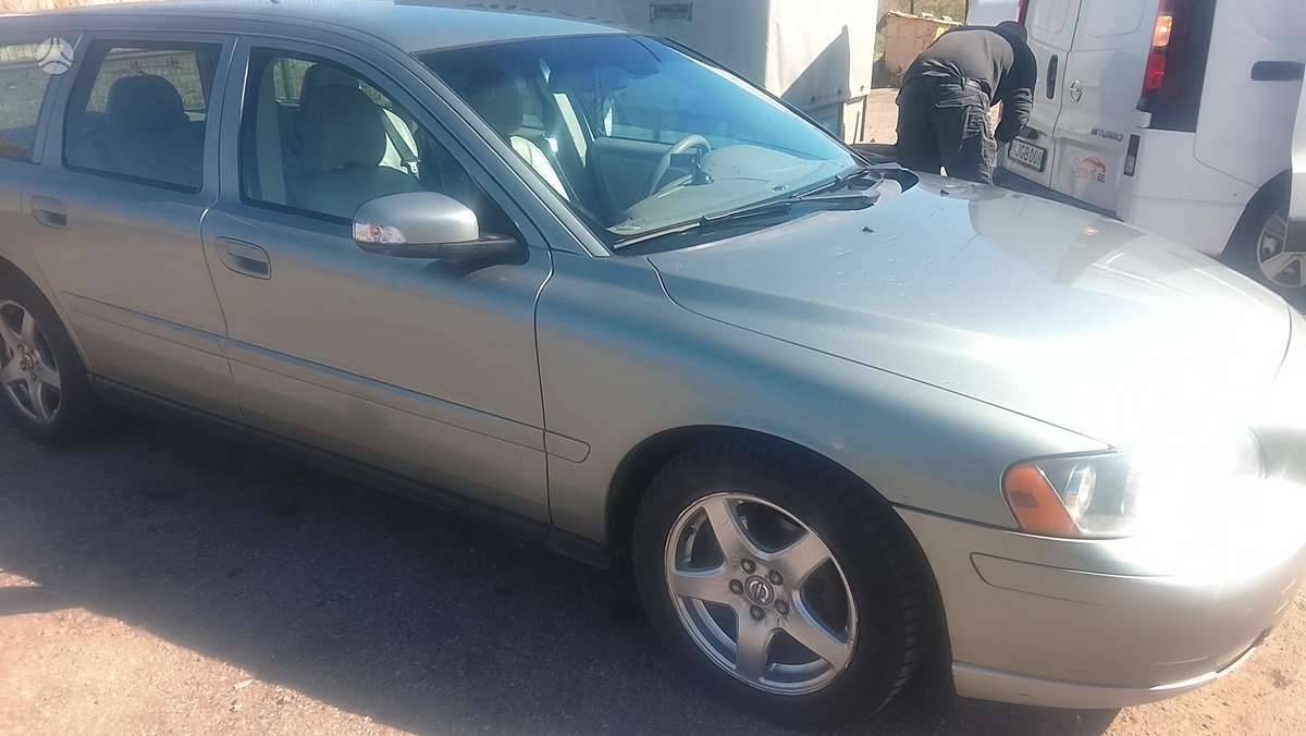 Volvo V70, 2.4 l., wagon