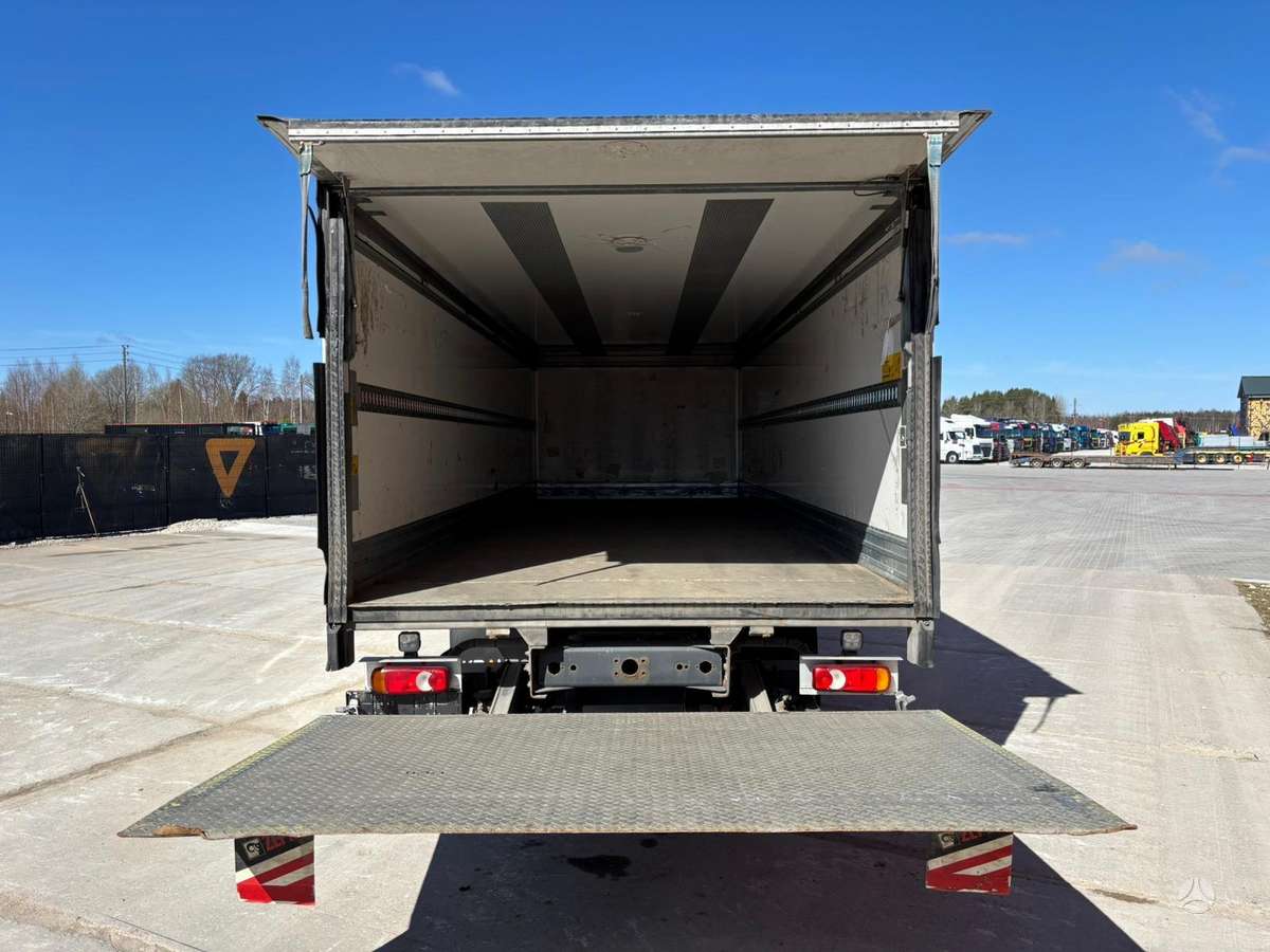 Volvo FL 210 4x2, box trucks / box vans