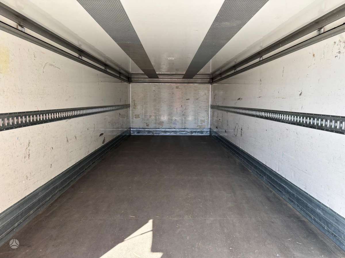 Volvo FL 210 4x2, box trucks / box vans