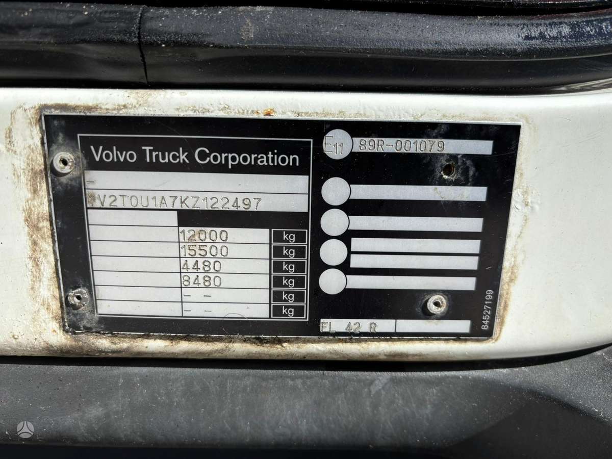 Volvo FL 210 4x2, box trucks / box vans